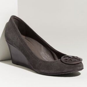 Tory Burch Sally Wedge Pumps in Gray Suede Brown Logo Size 11